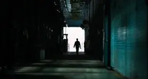 تداوم رکود برای بیستمین ماه متوالی/بنگاه‌ها زیر فشار هم‌زمان ارز، مواد اولیه و نقدینگی