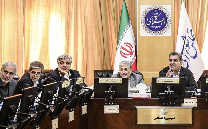پیشنهادات تأمین اجتماعی برای بازگشت بانک رفاه و اصلاح مشاغل سخت/آیا اصلاحات جدید میتواند تأمین اجتماعی را از بحران مالی نجات دهد؟
