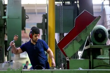 معرفی ۳۵۰۰ واحد تولیدی به بانک مرکزی برای دریافت بسته حمایتی ۷۰۰ همتی دولت