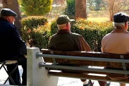  تبعیض در تسهیلات بازنشستگان را رفع کنید/ تقویت اعتبارات بانک رفاه