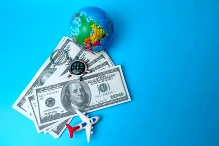 آغاز فروش ارز مسافرتی در سامانه مرکز مبادله / پایان فروش مستقیم از بانک‌ها