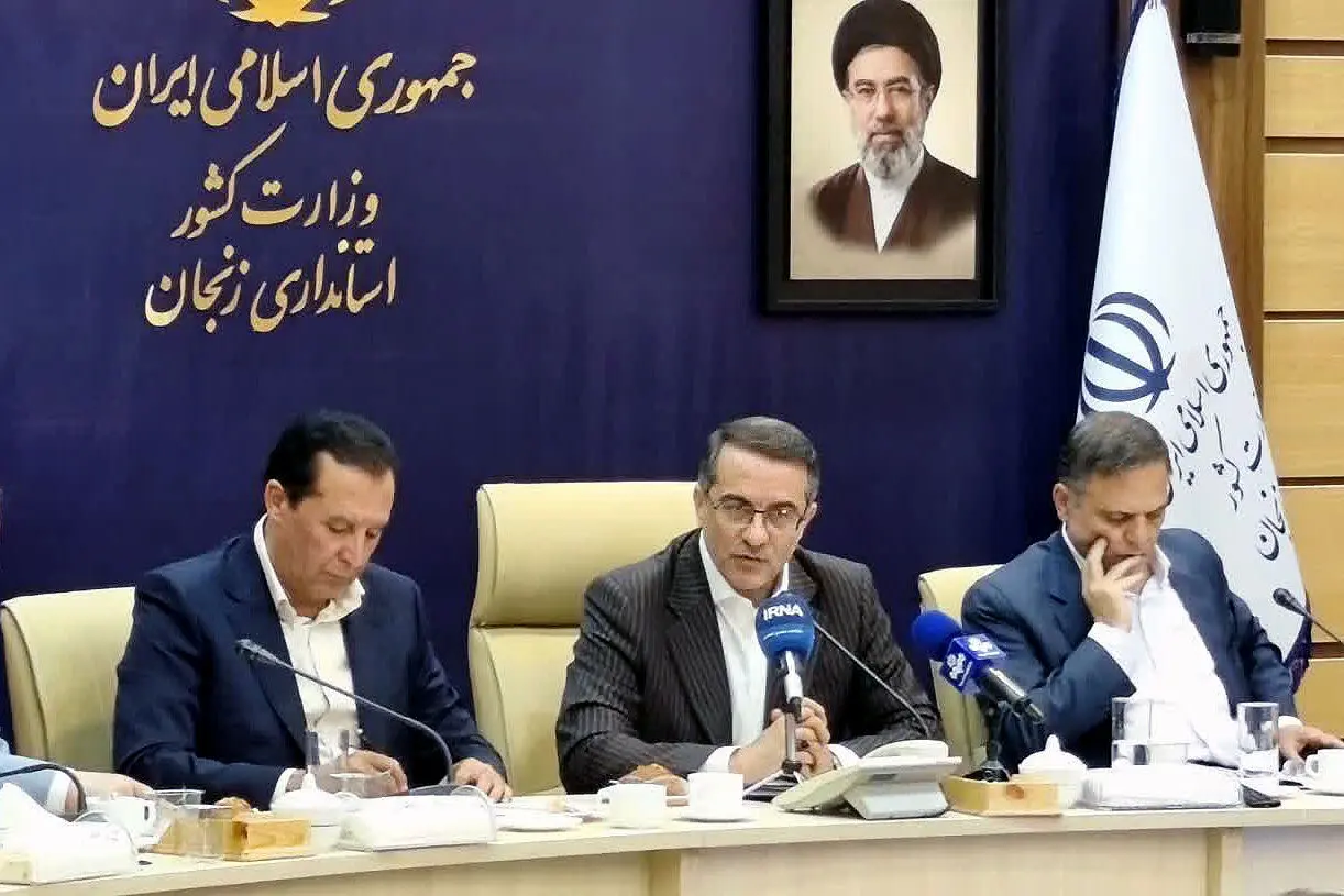 بیش از ۲۰ نوع رابطه استخدامی، نظام اداری را آشفته کرده است