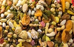 خرید آجیل شب یلدا نصف شد!