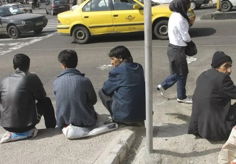 بیکاری جوانان بالای ۲۱ درصد/خدمات همچنان پیشتاز اشتغال در زمستان۱۴۰۴