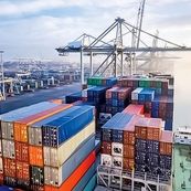 ۳۲ میلیارد دلار صادرات غیرنفتی/چین و امارات در صدر شرکای تجاری ایران