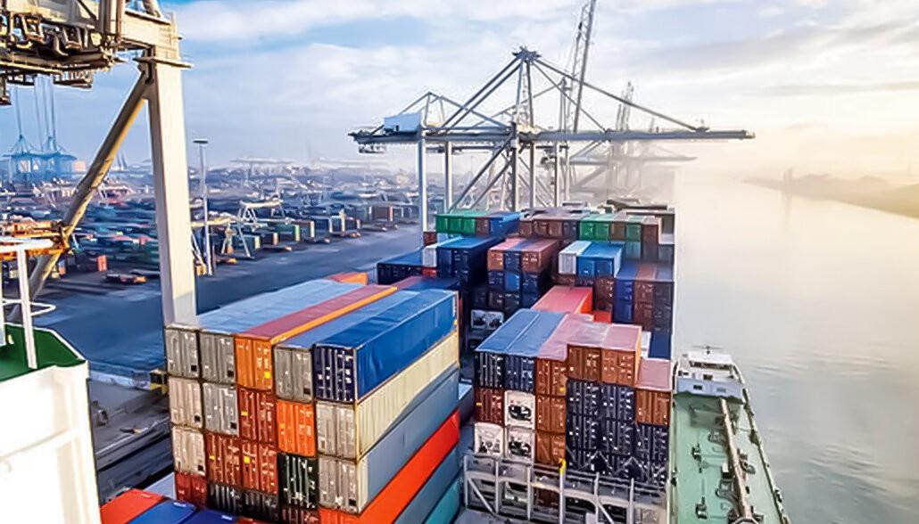 ۳۲ میلیارد دلار صادرات غیرنفتی/چین و امارات در صدر شرکای تجاری ایران