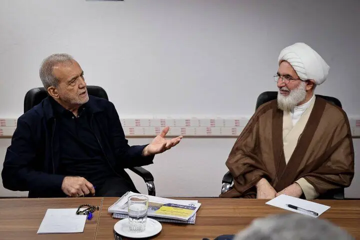 پزشکیان: خاموش کردن یک چراغ اضافه، شلیک به سمت دشمن در جنگ اقتصادی است