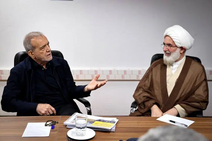 پزشکیان: خاموش کردن یک چراغ اضافه، شلیک به سمت دشمن در جنگ اقتصادی است
