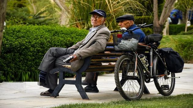 سیاسی‌کاری و رانت‌خواری در صندوق‌های بازنشستگی؛ ثروت کارگران و بازنشستگان چگونه تاراج می‌شود؟
