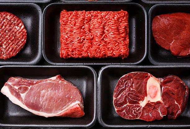 تنش دامداران و واردکنندگان گوشت؛ بازار پروتئین بی‌صاحب مانده است