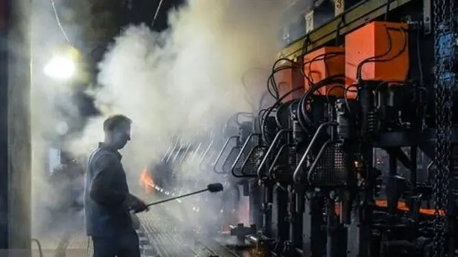 واکنش وزارت صمت به حملات به صنایع؛ اعلام جنایت جنگی و اعزام متخصصان برای راه‌اندازی مجدد واحدها