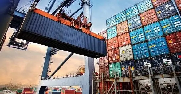 آمارهای گمرک زیر ذره‌بین؛ رشد ظاهری تجارت یا سیگنال مرگ بازسازی صنعتی ایران؟