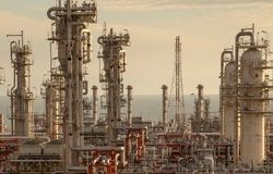 پایان دوران خام‌فروشی؟ نفت ایران وارد فاز «فراورده‌فروشی هوشمند» شد