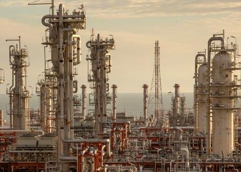 پایان دوران خام‌فروشی؟ نفت ایران وارد فاز «فراورده‌فروشی هوشمند» شد