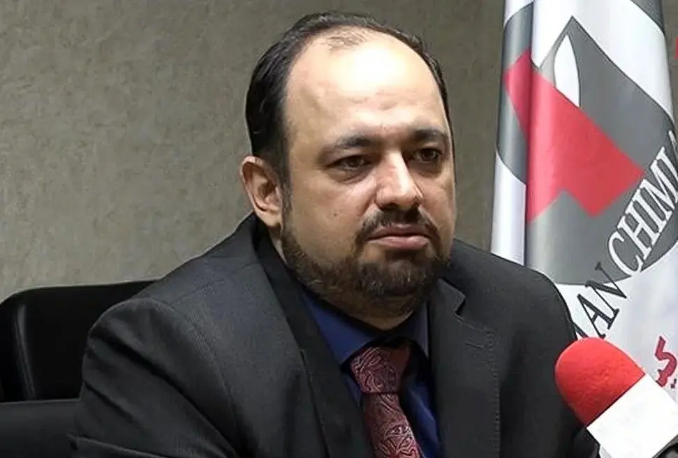  ۹۰ درصد کالاهای وارداتی درگیر فساد است/حذف ارز ترجیحی باید به دارو و بنزین هم گسترش یابد