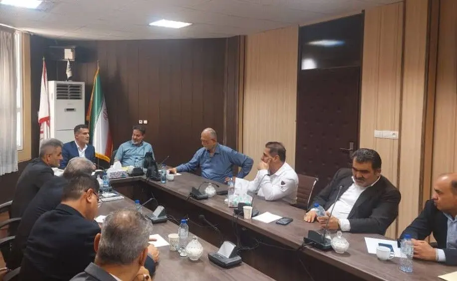 برگزاری نشست هیات مدیره انجمن شرکت‌های خدماتی و فنی مهندسی اهواز با مدیر کل مالیاتی استان