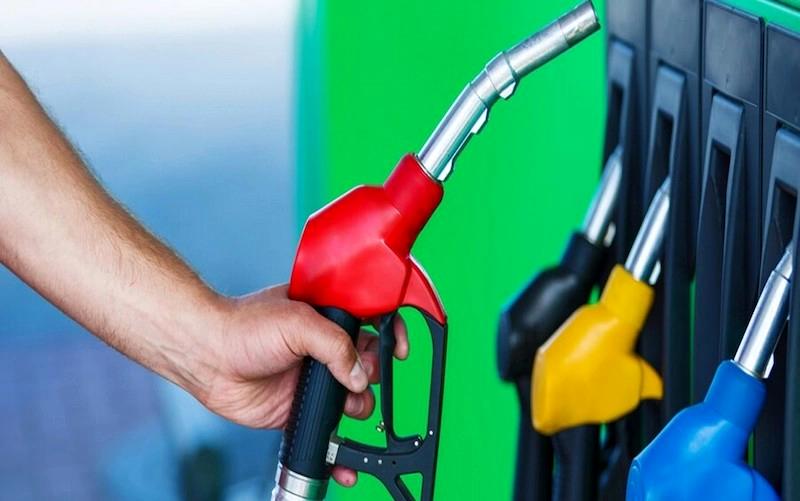 سکوت مسئولان در برابر گمانه‌زنی‌ها؛ افزایش قیمت بنزین در راه است؟