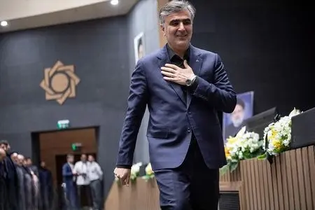 شایعه برکناری فرزین، بازارها را لرزاند؛ دلار ۱۳۸ هزار تومان، طلا بالای ۱۵ میلیون