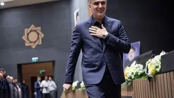 شایعه برکناری فرزین، بازارها را لرزاند؛ دلار ۱۳۸ هزار تومان، طلا بالای ۱۵ میلیون