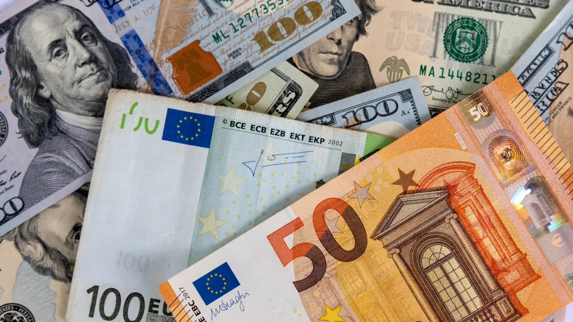 قیمت دلار، یورو و درهم امروز ۲۷ اردیبهشت