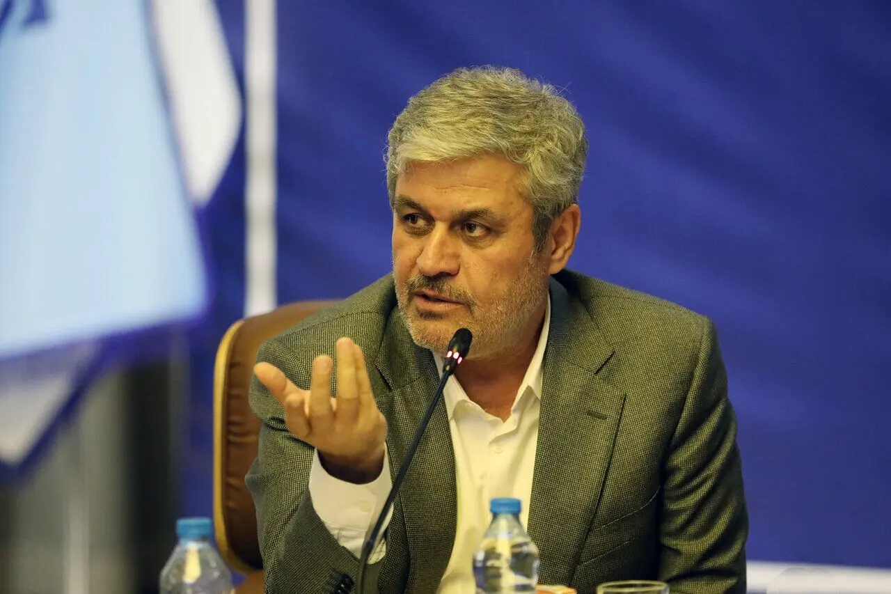 حمایت دولت و مجلس از بانک مرکزی برای حفظ ثبات اقتصادی ضروری است