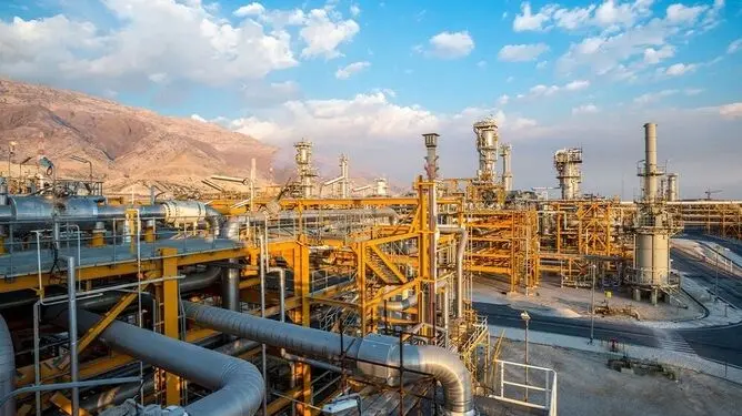 ۱۳.۶ میلیارد دلار برای توسعه میادین نفت و گاز در دولت چهاردهم