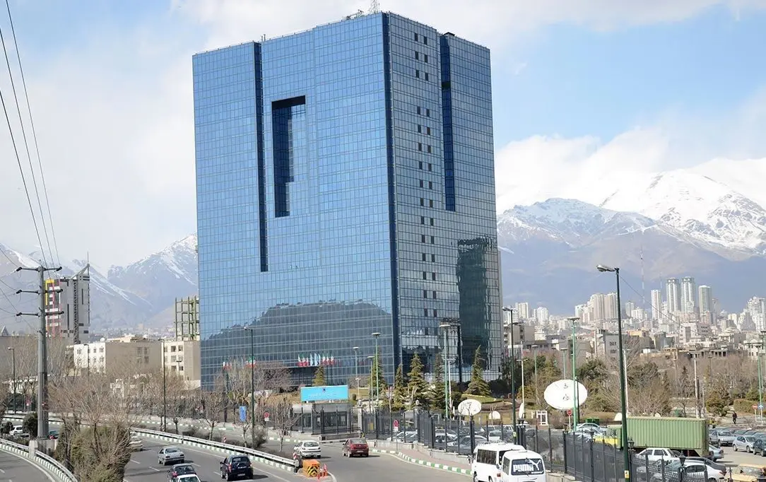 برکناری یک مدیر بحث‌برانگیز در بانک مرکزی/سیگنال همتی برای پایان انتصابات غیرتخصصی