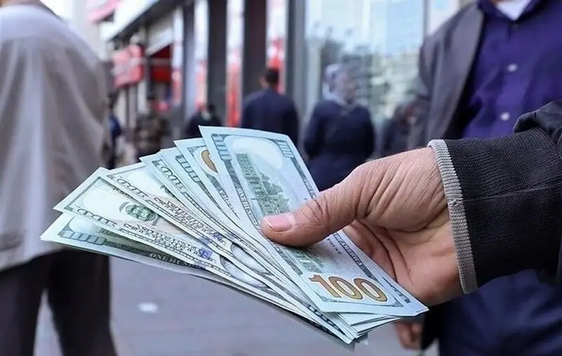 دلار ۱۴۷ هزار تومانی در بازاری خالی از معامله