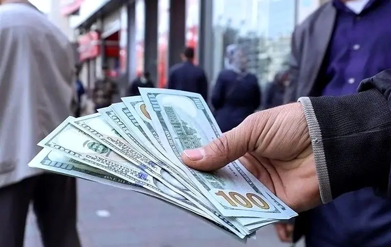 دلار ۱۴۷ هزار تومانی در بازاری خالی از معامله