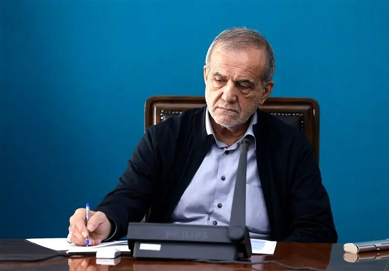 پزشکیان: ضعف در نظام مجوزدهی و تخصیص ارز باعث اتلاف صدها میلیون دلار شد