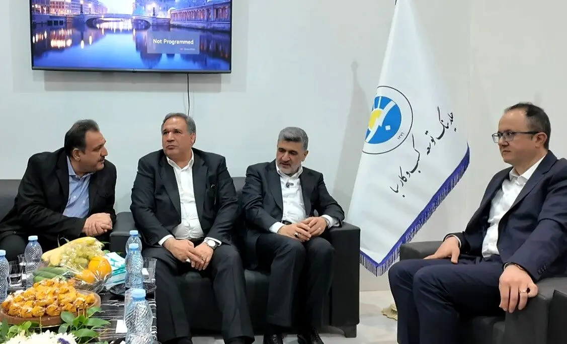 بازدید رییس سازمان بورس از غرفه هلدینگ سبا در کیش اینوکس ۲۰۲۵