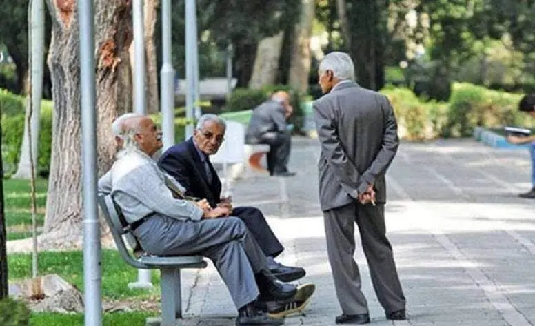واریز حقوق مستمری بگیران و بازنشستگان یکی از بانک‌ها به سایر حساب‌ها