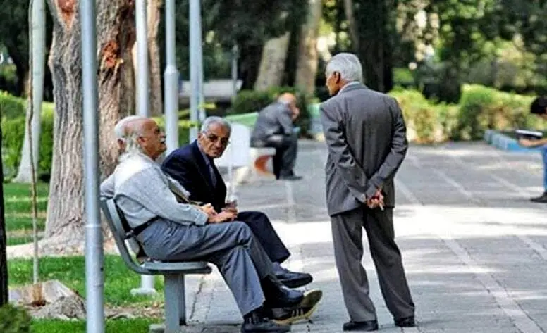 واریز حقوق مستمری بگیران و بازنشستگان یکی از بانک‌ها به سایر حساب‌ها