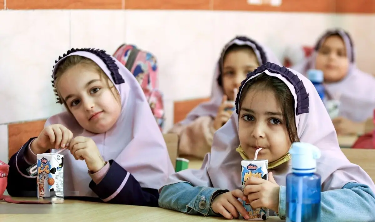 وزارت بهداشت: حذف بودجه شیر مدارس سلامت کودکان را تهدید می‌کند