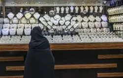 کاهش قیمت طلا در بازار داخلی ایران؛ ارز، تقاضا و معاملات محدود عوامل اصلی