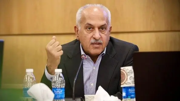 ارز چند نرخی استفاده از کارت‌های بازرگانی اجاره‌ای را ترویج می‌دهد/اهلیت‌سنجی را مقدمه دریافت کارت بازرگانی قرار دهیم