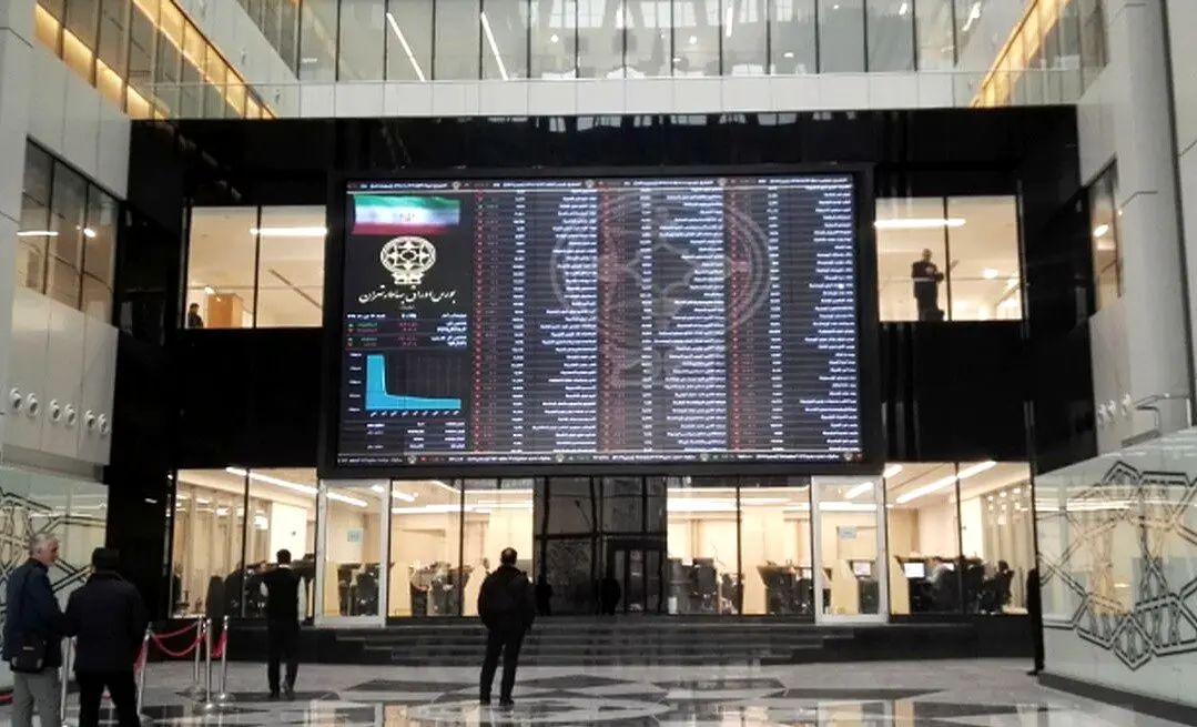 خروج پول از بازار سهام شدت گرفت/درخواست تزریق ۵۰ هزار میلیاردی به بورس