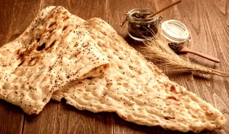 نان خالی هم دیگر «لوکس» شد / گرانی نان، تیر خلاص بر سفره کارگران