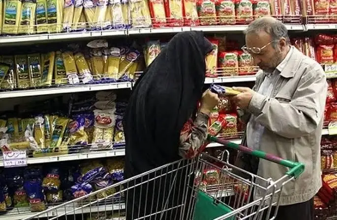 تورم ۱۲۸ درصدی خوراکی‌ها؛ مطالبه کارگران برای بازنگری فوری دستمزد