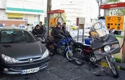 بنزین اگر پلکانی افزایش یافته بود، دلار امروز نصف قیمت نبود؟