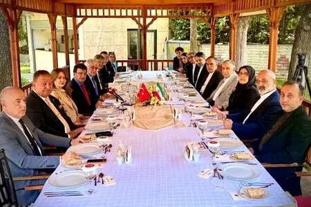 ترکیه برای مشارکت در بازسازی و توسعه اقتصادی ایران اعلام آمادگی کرد