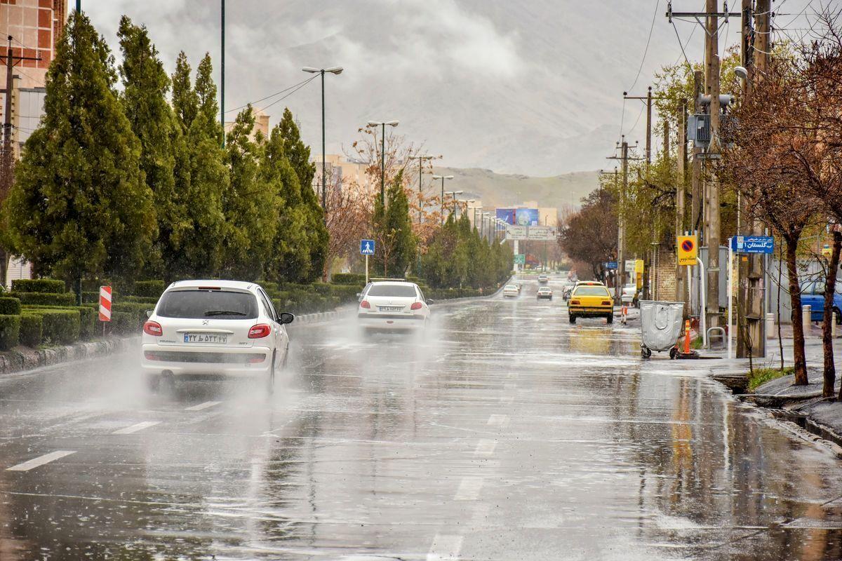 رگبار و رعد و برق در نقاط مختلف کشور