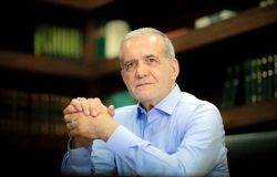 پیام پزشکیان برای روز خبرنگار /دفاع از ایران، گاهی در یک تیتر است؛ نه در میدان جنگ