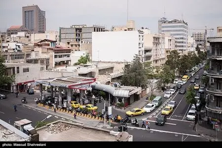صف‌های بنزین؛ نتیجه سیاست‌های متناقض دولت یا افزایش مصرف مردم؟