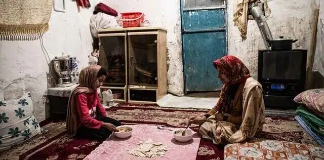 یک‌سوم ایرانی‌ها در مرز فقر/بحران از سیاست‌های داخلی است نه تحریم‌ها+فیلم