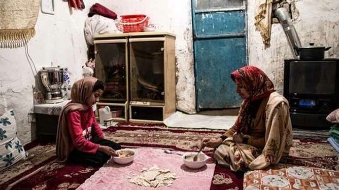 یک‌سوم ایرانی‌ها در مرز فقر/بحران از سیاست‌های داخلی است نه تحریم‌ها+فیلم