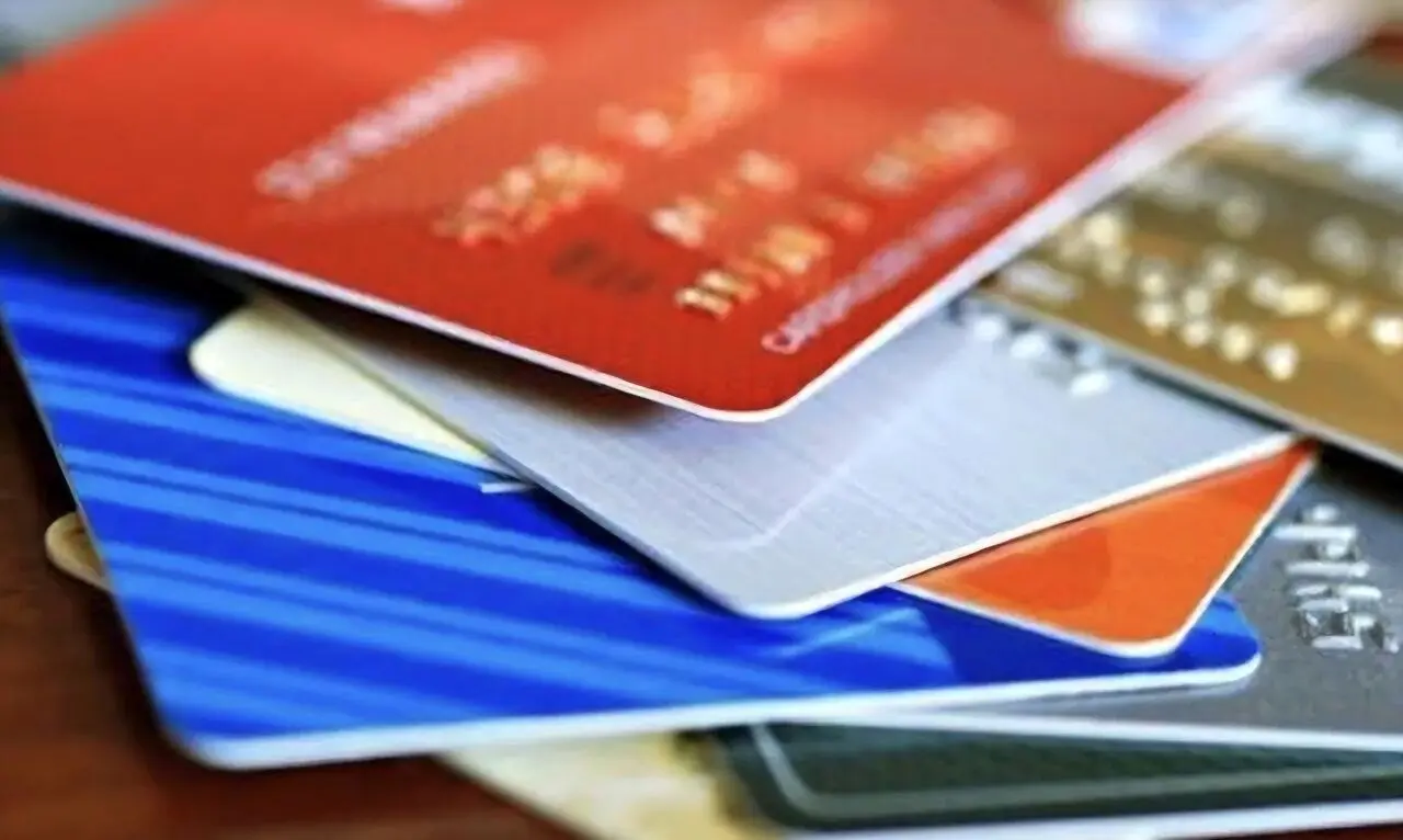 تمدید سه‌ماهه کارت‌های بانکی با تاریخ انقضای اردیبهشت و خرداد ۱۴۰۵