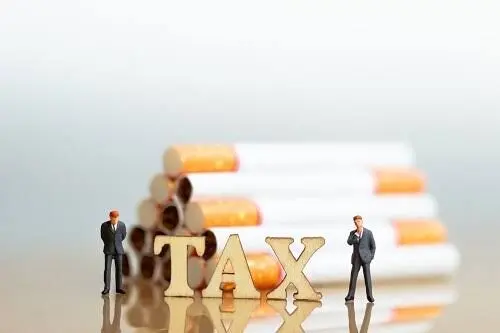 مالیات و عوارض سیگار و تنباکوی وارداتی کاهش یافت