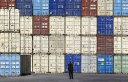 تامین کالاهای اساسی ایران با اتکا به مسیرهای جایگزین/تنگه هرمز تهدیدی جدی برای اقتصاد جهانی