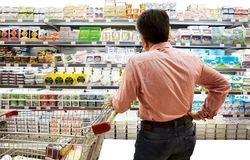 دستمزد یک روز، فقط یک کیلو برنج! / سقوط سفره کارگران در گرانی بی‌سابقه